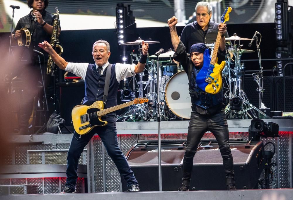 Bruce Springsteen: guarda le foto più belle e la scaletta del concerto a Milano