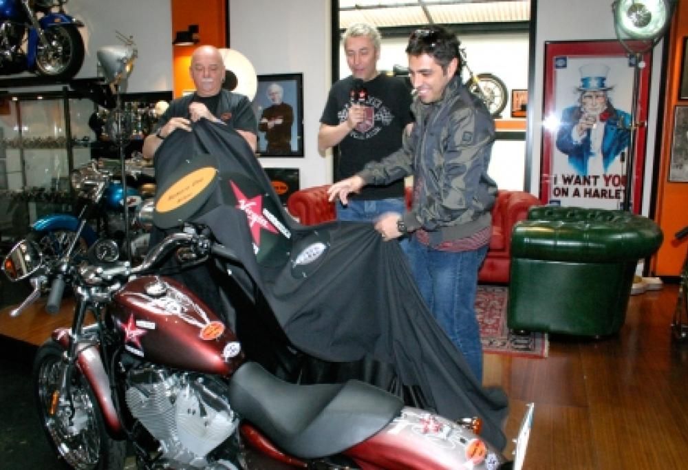 Guarda la gallery della 883 Low firmata Virgin Radio