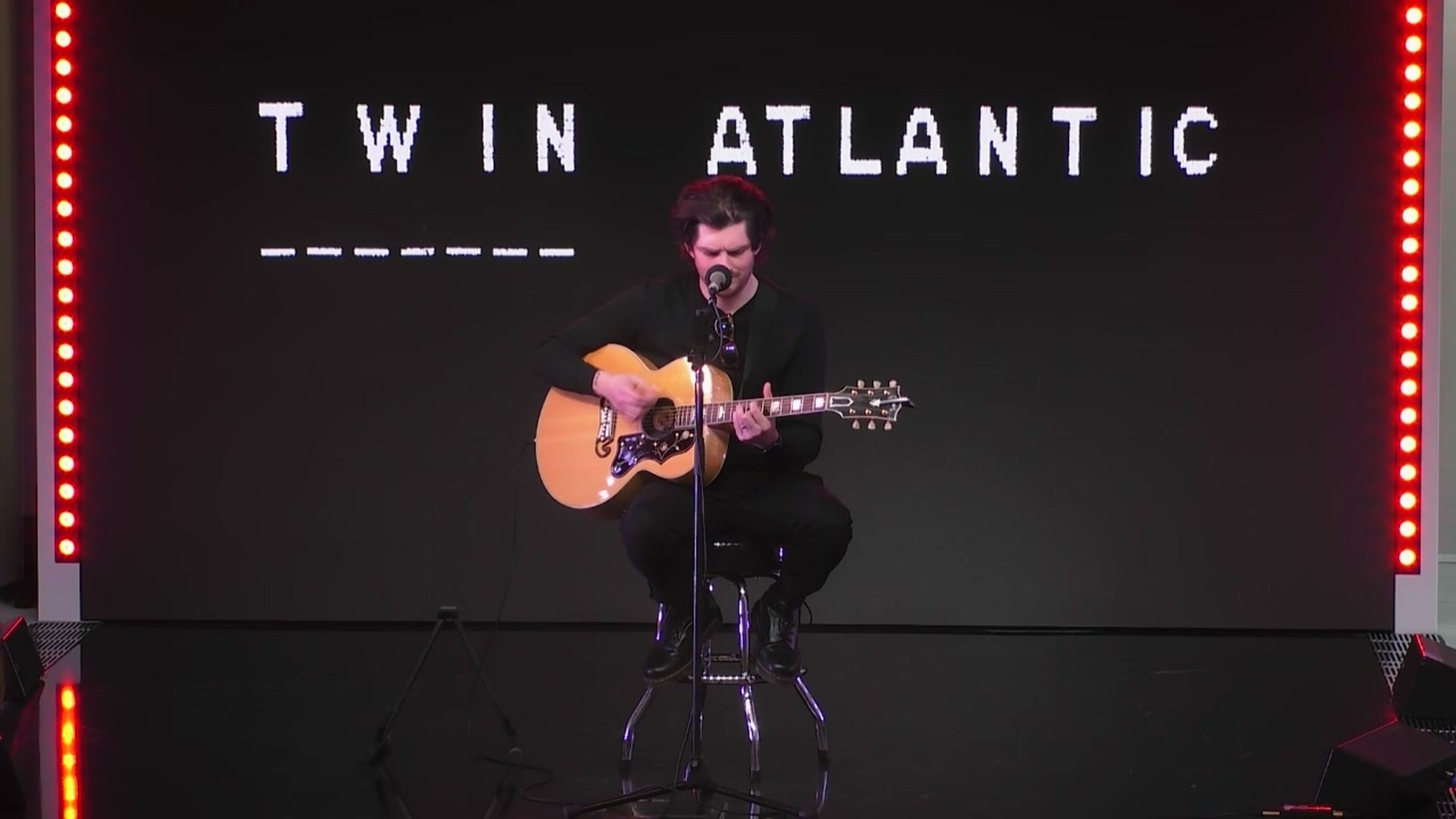 Twin Atlantic: guarda l'esibizione di Heart and Soul acustica sul palco di Virgin Radio