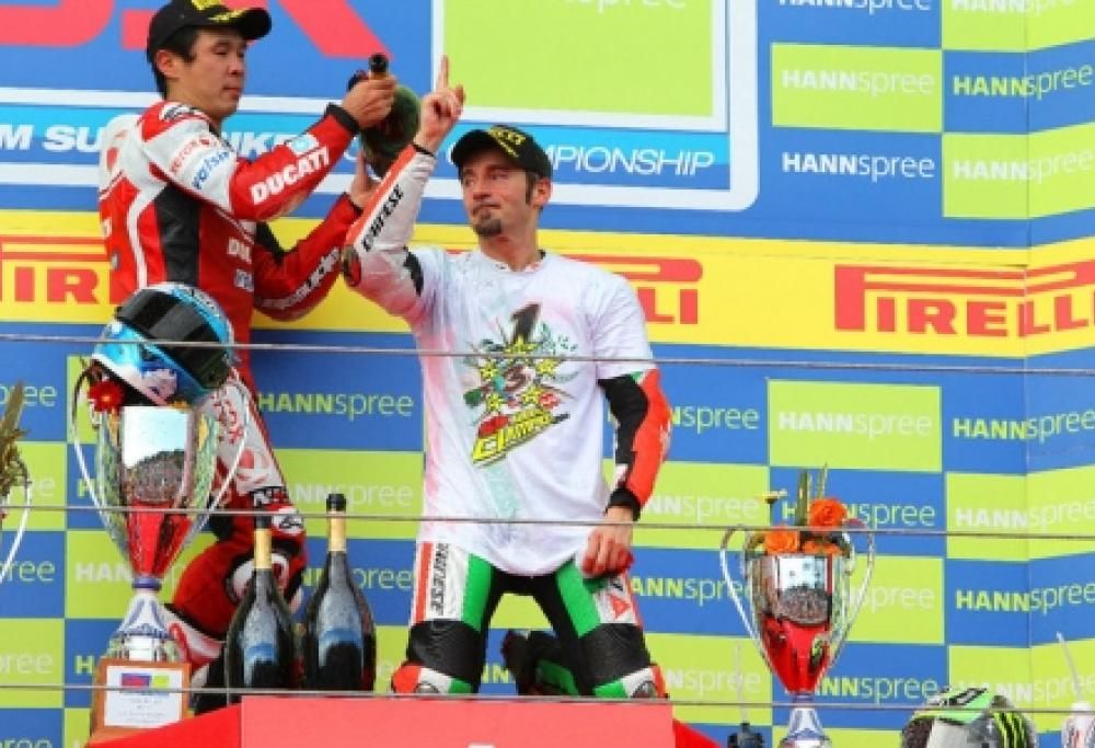 SBK 2010 – Max Biaggi trionfa